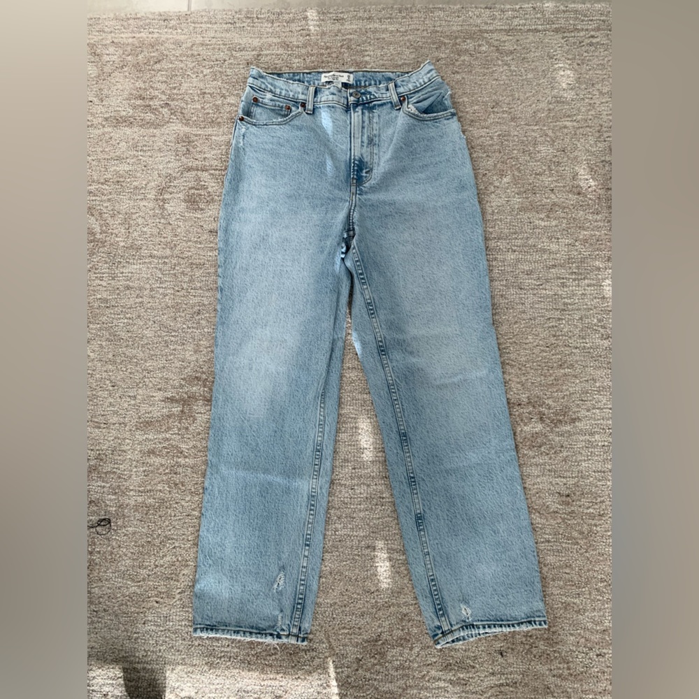 Abercrombie 90’s Straight Ultra High Rise